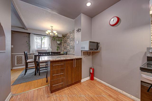 24 Deer Run Cres, Townhouse with 3 bedrooms, 3 bathrooms and 2 parking in Bradford ON | Image 8