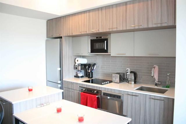 909 - 4800 Highway 7, Condo with 2 bedrooms, 2 bathrooms and 1 parking in Woodbridge ON | Image 2