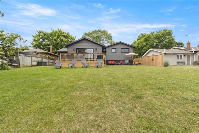 28 Neptune Dr, House detached with 3 bedrooms, 3 bathrooms and 5 parking in St. Catharines ON | Image 37