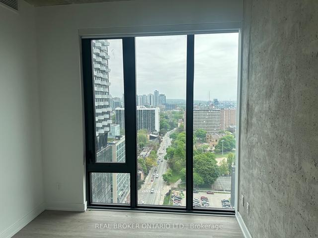 2205 - 47 Mutual St, Condo with 2 bedrooms, 2 bathrooms and 0 parking in Toronto ON | Image 3