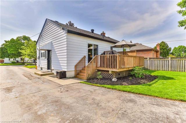 56 Fulton St, House detached with 3 bedrooms, 2 bathrooms and 5 parking in Brantford ON | Image 38