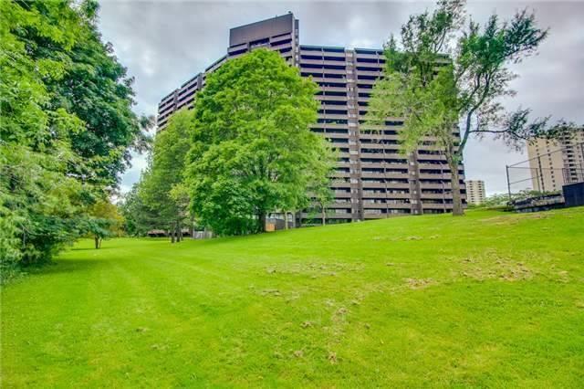 804 - 11 Wincott Dr, Condo with 2 bedrooms, 1 bathrooms and 1 parking in Etobicoke ON | Image 4