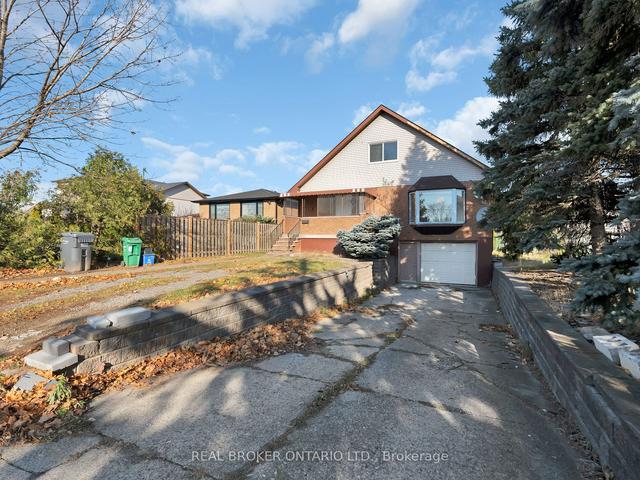 MAIN - 4235 Tomken Rd, House detached with 4 bedrooms, 3 bathrooms and 3 parking in Mississauga ON | Image 12