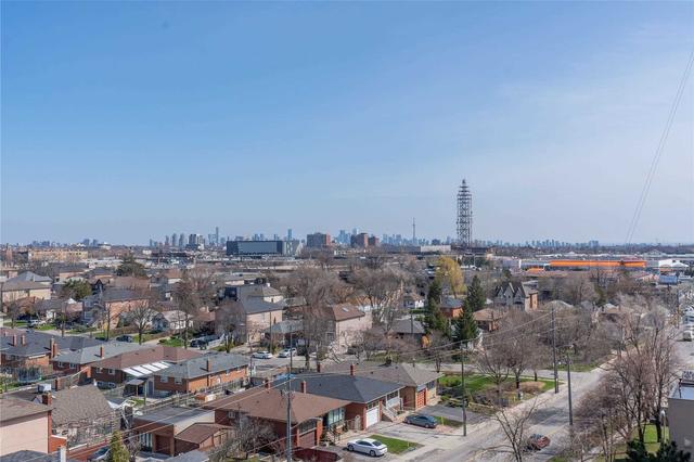909 - 940 Caledonia Rd, Condo with 2 bedrooms, 1 bathrooms and 1 parking in North York ON | Image 1