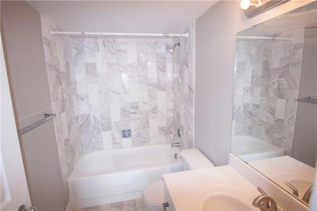 PH201 - 325 Webb Dr, Condo with 2 bedrooms, 2 bathrooms and 1 parking in Mississauga ON | Image 13