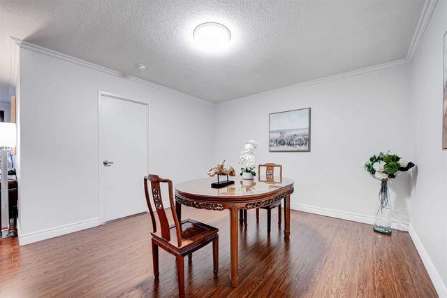 909 - 55 Bamburgh Cir, Condo with 3 bedrooms, 2 bathrooms and 2 parking in Scarborough ON | Image 11