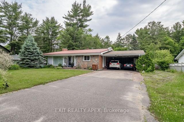365 Wellington St N, House detached with 3 bedrooms, 2 bathrooms and 6 parking in Bracebridge ON | Image 12