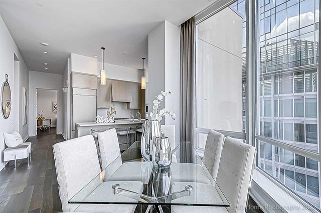 PH2 - 155 Yorkville Ave, Condo with 2 bedrooms, 2 bathrooms and 1 parking in Toronto ON | Image 2