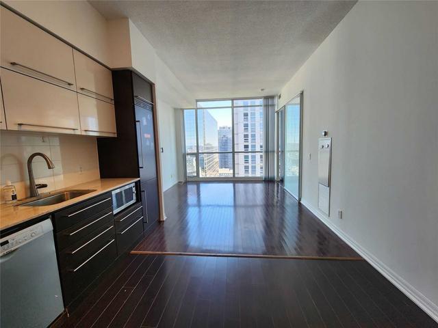 PH205 - 770 Bay St, Condo with 1 bedrooms, 1 bathrooms and 1 parking in Toronto ON | Image 7