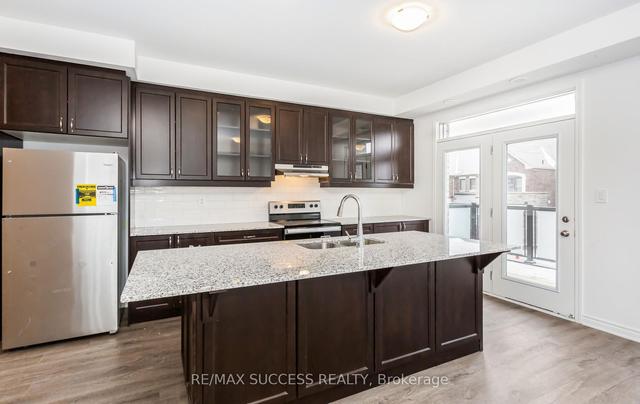 67 Keppel Cir, House attached with 3 bedrooms, 3 bathrooms and 3 parking in Brampton ON | Image 9