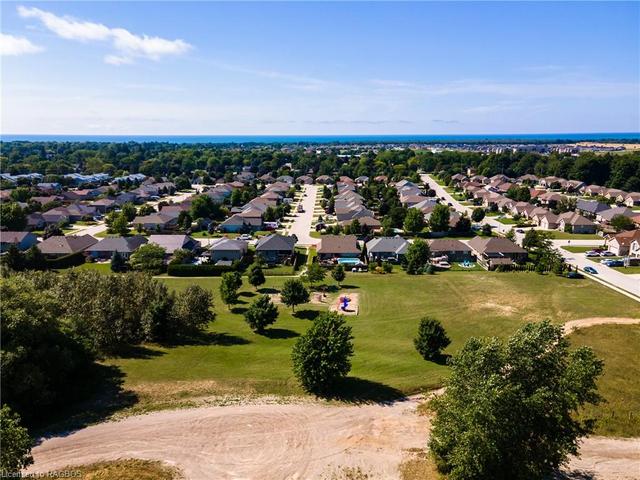 883 Maplewood Dr, House detached with 4 bedrooms, 2 bathrooms and 6 parking in Port Elgin ON | Image 12