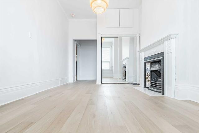 MAIN - 274 Ossington Ave, House semidetached with 2 bedrooms, 1 bathrooms and 2 parking in Toronto ON | Image 3