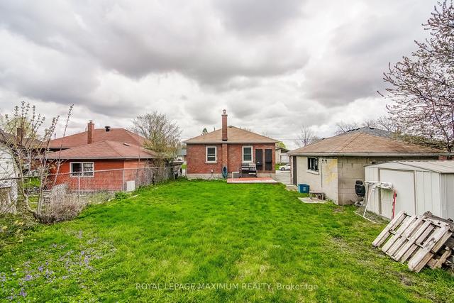 MAIN - 146 Chadburn St, House detached with 3 bedrooms, 1 bathrooms and 3 parking in Oshawa ON | Image 22