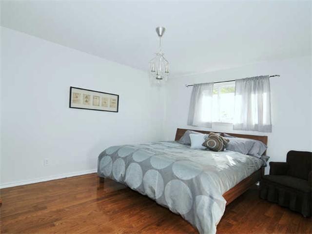 885 Vicki Dr, House detached with 3 bedrooms, 2 bathrooms and 2 parking in Pickering ON | Image 10