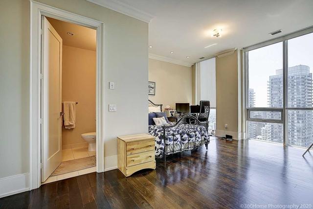 PH15 - 70 Roehampton Ave, Condo with 2 bedrooms, 3 bathrooms and 2 parking in Toronto ON | Image 14