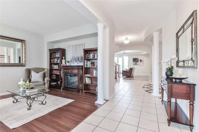9 Kawartha Lane, House detached with 4 bedrooms, 5 bathrooms and 3 parking in Markham ON | Image 23