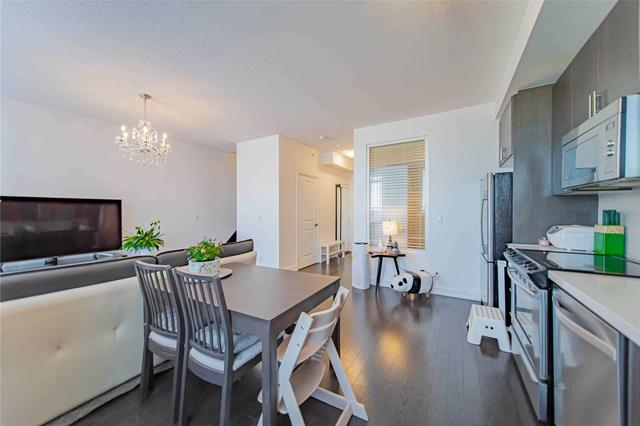 PH15 - 370 Highway 7, Condo with 3 bedrooms, 3 bathrooms and 1 parking in Richmond Hill ON | Image 3