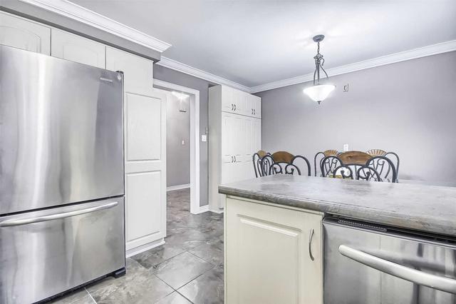 MAIN - 2327 Harcourt Cres, House detached with 3 bedrooms, 2 bathrooms and 2 parking in Mississauga ON | Image 5