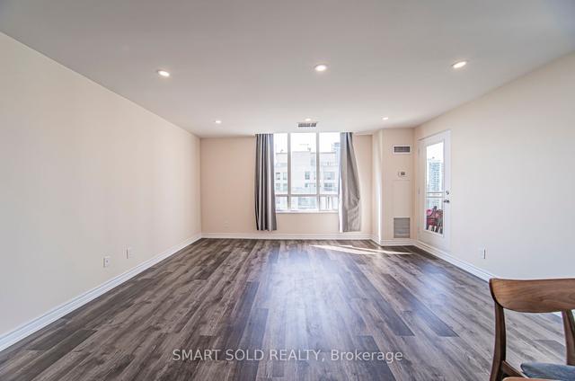 PH210 - 256 Doris Ave, Condo with 3 bedrooms, 2 bathrooms and 1 parking in Toronto ON | Image 28