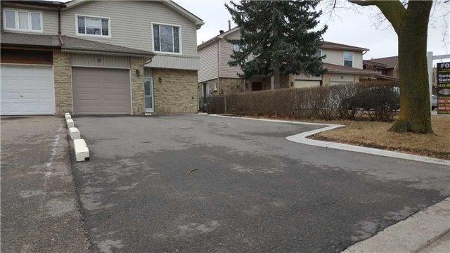 9 Lacewood Cres, House semidetached with 4 bedrooms, 3 bathrooms and 4 parking in Brampton ON | Image 16