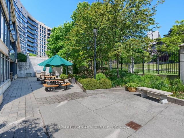PH204 - 18 Valley Woods Rd, Condo with 3 bedrooms, 2 bathrooms and 1 parking in North York ON | Image 16