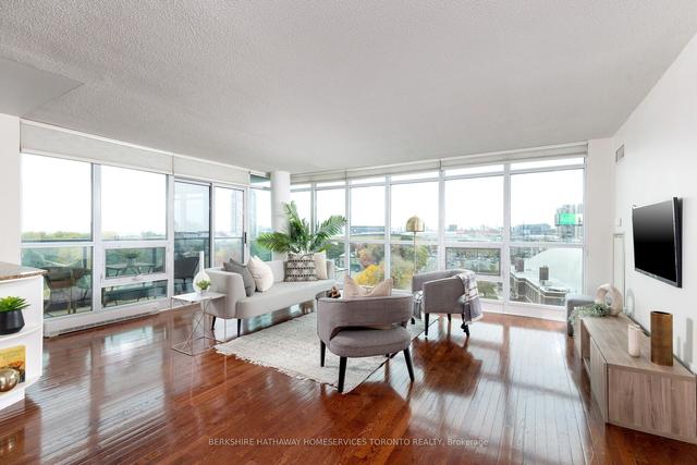 909 - 231 Fort York Blvd, Condo with 2 bedrooms, 3 bathrooms and 1 parking in Toronto ON | Image 1