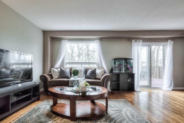 9 Hooper Sq, House detached with 3 bedrooms, 3 bathrooms and 3 parking in Bowmanville ON | Image 6