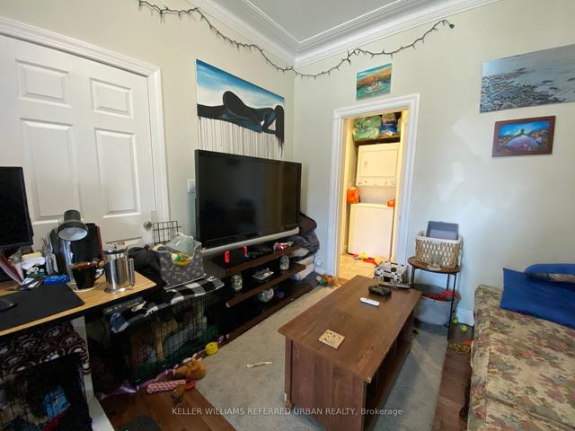 MAIN - 429 Ossington Ave, House detached with 2 bedrooms, 1 bathrooms and 1 parking in Toronto ON | Image 6