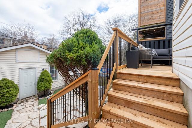 331 Kenilworth Ave, House detached with 3 bedrooms, 3 bathrooms and 2 parking in Toronto ON | Image 25