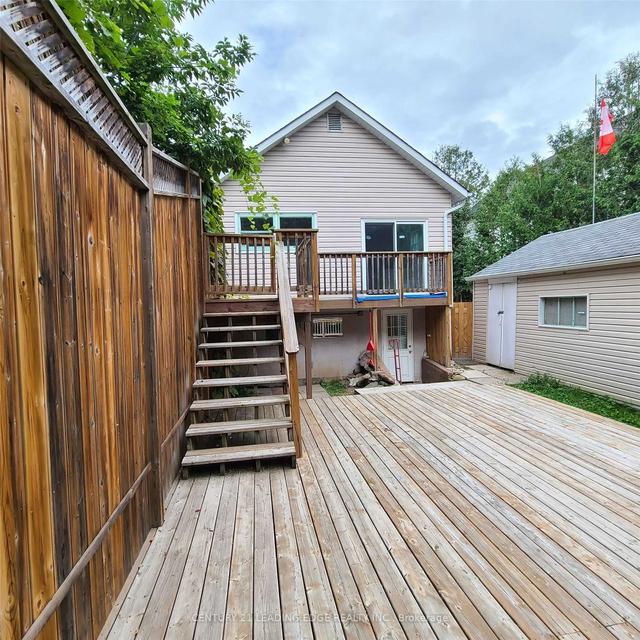 MAIN - 10 Peel St, House detached with 2 bedrooms, 1 bathrooms and 5 parking in Barrie ON | Image 13
