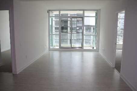 PH-16 - 15 Singer Crt, Condo with 2 bedrooms, 2 bathrooms and 1 parking in North York ON | Image 3