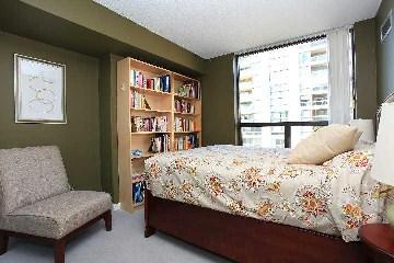 803 - 47 St Clair Ave W, Condo with 2 bedrooms, 2 bathrooms and 1 parking in Toronto ON | Image 7