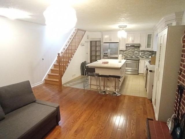 MAIN - 105 Millicent St, Home with 3 bedrooms, 2 bathrooms and 0 parking in Toronto ON | Image 6