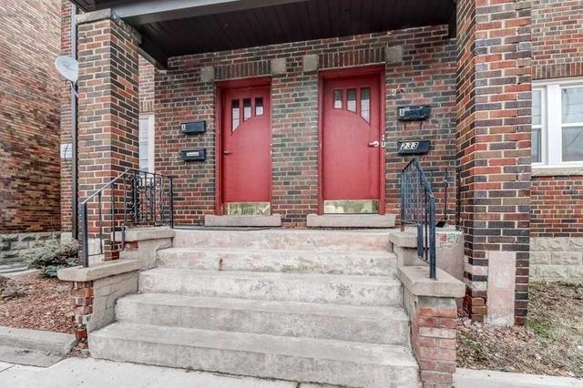 MAIN - 233 Jane St, House detached with 2 bedrooms, 1 bathrooms and 1 parking in Toronto ON | Image 11