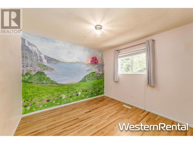 2163 Patricia Ave, House detached with 4 bedrooms, 2 bathrooms and 4 parking in Port Coquitlam BC | Image 12