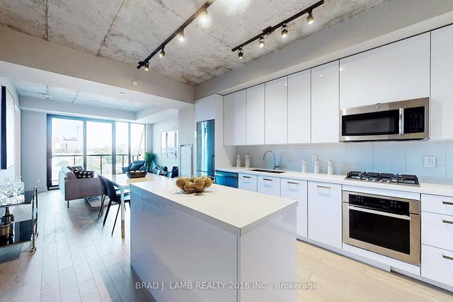 718 - 608 Richmond St W, Condo with 2 bedrooms, 2 bathrooms and 1 parking in Toronto ON | Image 2