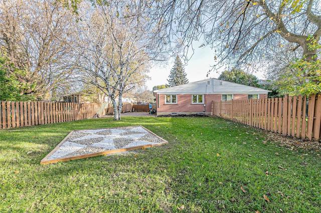 MAIN - 107 Septonne Ave, House semidetached with 3 bedrooms, 1 bathrooms and 2 parking in Newmarket ON | Image 6