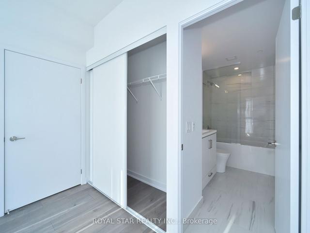 909 - 10 Honeycrisp Cres, Condo with 2 bedrooms, 2 bathrooms and 1 parking in Vaughan ON | Image 25