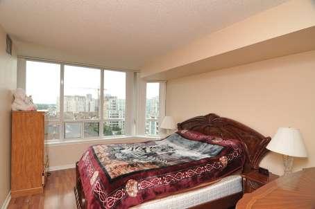 PH-203 - 81 Townsgate Dr, Condo with 2 bedrooms, 2 bathrooms and 1 parking in Thornhill ON | Image 7