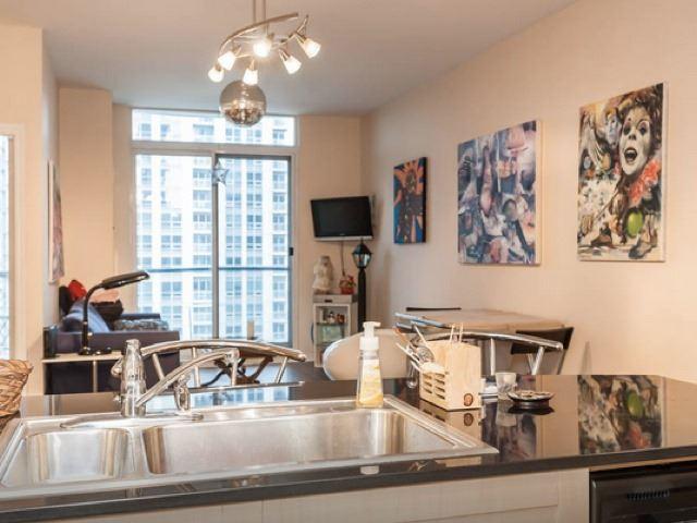 PH2101 - 801 Bay St, Condo with 2 bedrooms, 2 bathrooms and 1 parking in Toronto ON | Image 2