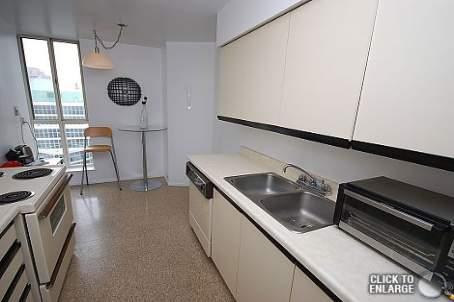 PH21 - 633 Bay St, Condo with 1 bedrooms, 1 bathrooms and 2 parking in Toronto ON | Image 6