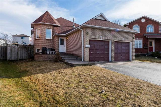 9 Kestrel Crt, House detached with 2 bedrooms, 3 bathrooms and 6 parking in Barrie ON | Image 1