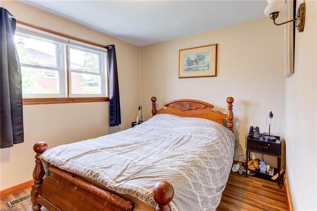 420 Lambton St E, House detached with 2 bedrooms, 2 bathrooms and 3 parking in Durham ON | Image 6