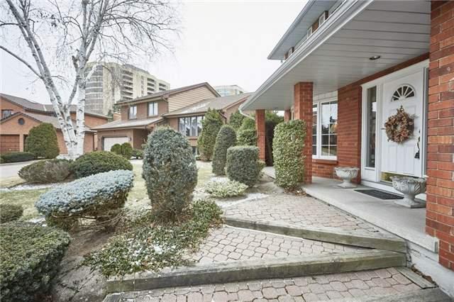 960 Tiffany Cir, House detached with 4 bedrooms, 4 bathrooms and 4 parking in Oshawa ON | Image 2