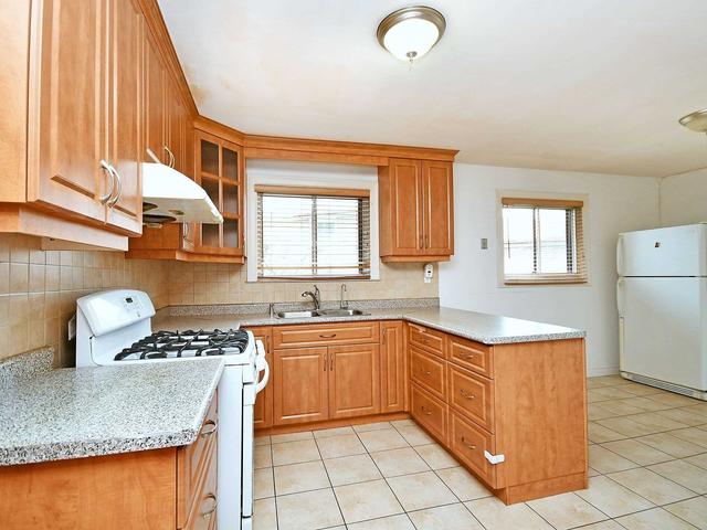 MAIN - 318 Royal Salisbury Way, House detached with 3 bedrooms, 1 bathrooms and 1 parking in Brampton ON | Image 16