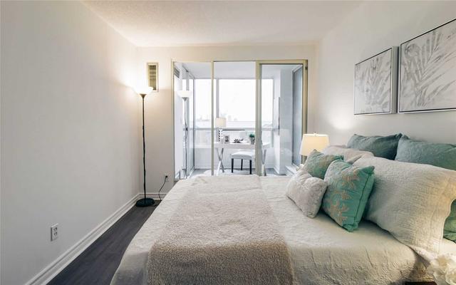 PH201 - 5785 Yonge St, Condo with 2 bedrooms, 2 bathrooms and 2 parking in North York ON | Image 8