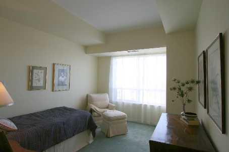 PH1 - 38 Avoca Ave, Condo with 2 bedrooms, 2 bathrooms and 2 parking in Toronto ON | Image 8