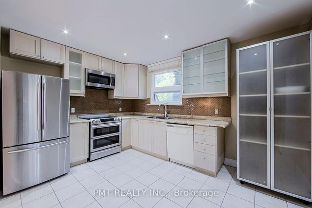 MAIN - 39 Windermere Ave, House detached with 3 bedrooms, 2 bathrooms and 1 parking in Toronto ON | Image 3