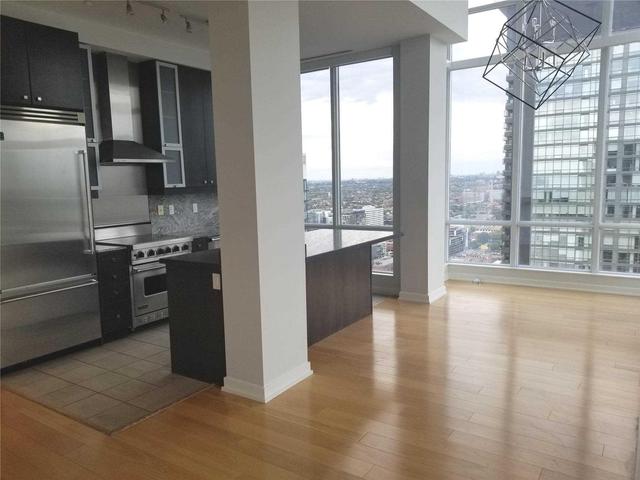 PH2 - 15 Fort York Blvd, Condo with 2 bedrooms, 2 bathrooms and 1 parking in Toronto ON | Image 3