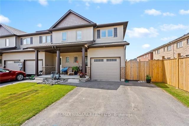 9 Harmony Way, House attached with 3 bedrooms, 4 bathrooms and 3 parking in Thorold ON | Image 1
